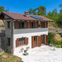 VILLA IN PIETRA DI LANGA CON VISTA MOZZAFIATO SULL