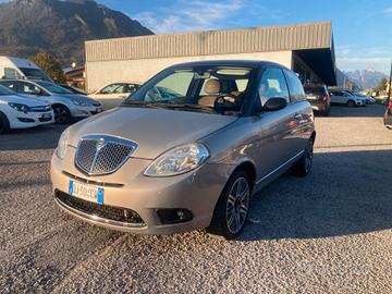 Lancia Ypsilon 1.3 MJT 75 CV Platino