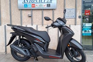 Honda SH 125 my26 Matte Coal Black Metallic Sport 