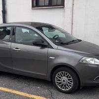 Lancia ypsilon 0.9 automatica gpl platinum
