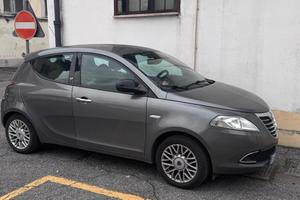 Lancia ypsilon 0.9 automatica gpl platinum