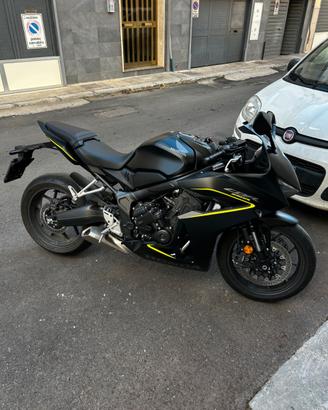 Honda CBR 650 R E-Clutch - 2026 - nero opaco