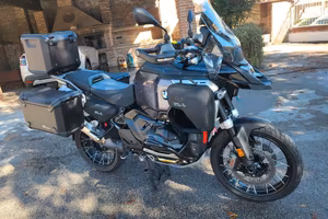 bmw gs 1300 adv triple black
