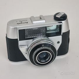 Macchina fotografica analogica vintage Ferrania