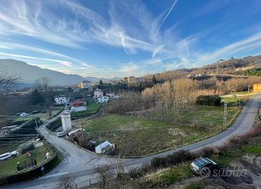 Appartamento con balcone primo e ultimo piano