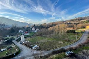 Appartamento con balcone primo e ultimo piano