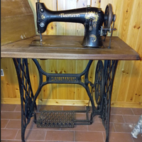 Macchina da cucire NAUMANN d’epoca.
