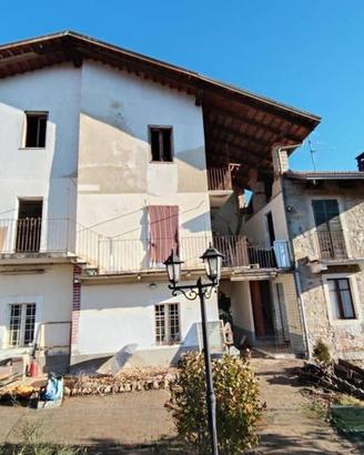 Immobile in asta di 340 m² con più di 5 locali a C