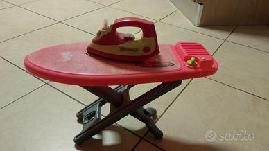 tavolo da stiro e ferro da stiro giocattolo e bamb