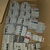 stock interruttore msgnetotermico differenziale