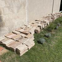 700 pianelle antiche + 150 mattoni pieni da recupe