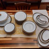 Servizio piatti da 12 persone con bordo in cobalto