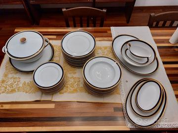 Servizio piatti da 12 persone con bordo in cobalto