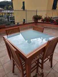 Tavolo allungabile in legno + 4 sedie 
