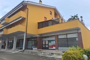 Oltre 3 vetrine a Amelia