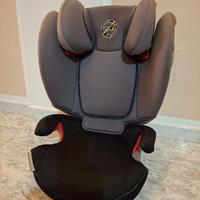 Seggiolino auto Cybex Gold con agganci isofix.