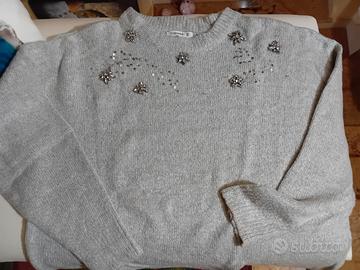 Maglione lana grigio perla ornamenti in pietre