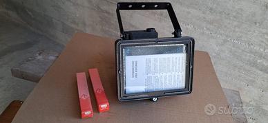 Faro alogeno da esterno NUOVO