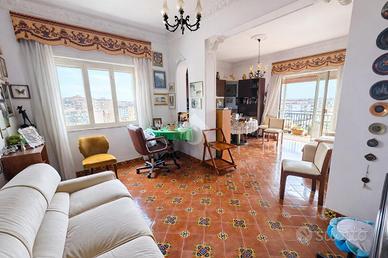 5 LOCALI A NAPOLI