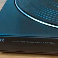 Giradischi  vintage per stereo JVC