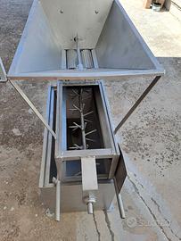 attrezzatura per fare il vino in  casa