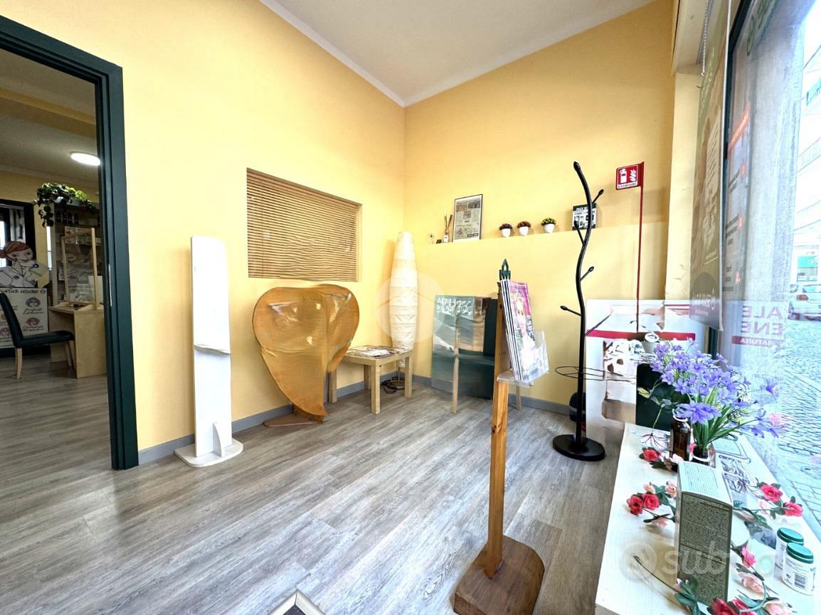 NEGOZIO A STRAMBINO - Vista 4