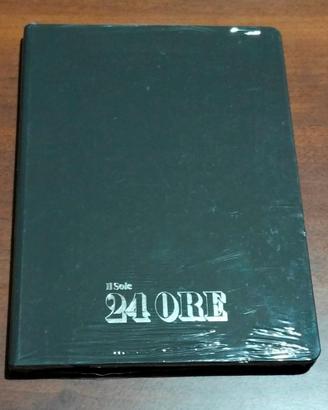 Agenda Il Sole 24 Ore pagine color salmone a righe
