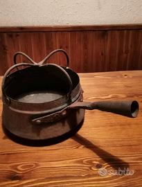 scaldino . mestolo. brocca. mantice in rame 