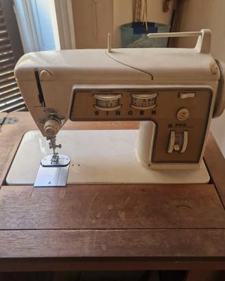 Macchina per cucire singer 700 antica