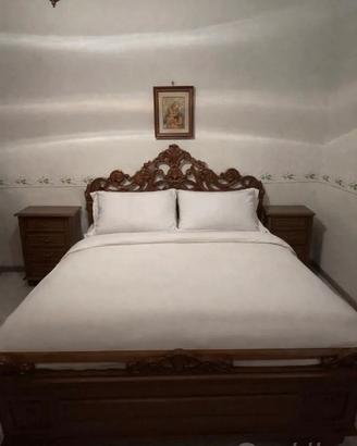 Letto Matrimoniale e comodini
