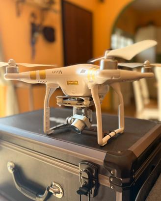 DJI Phantom 3 Professional 4K + 2 batterie + 2Case
