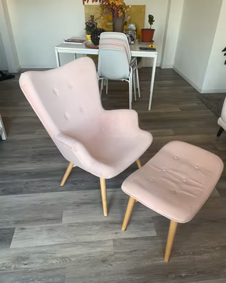 Poltrona in velluto rosa