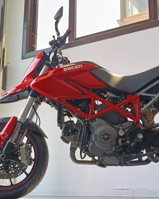 Ducati Hypermotard 796