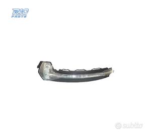 FANALE DIREZIONALE SINISTRO PER SPECCHIO AUDI A3 1