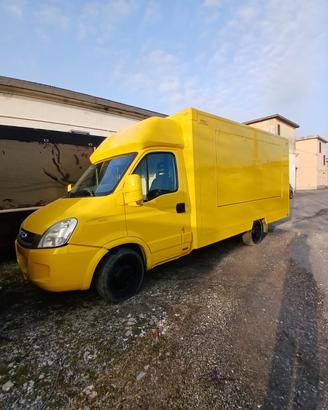 AUTONEGOZIO paninoteca ambulante food truck