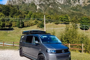 Volkswagen T5 CamperVan Black Edition 