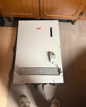 Inverter fotovoltaico ABB React ibrido