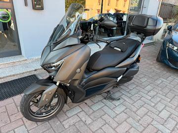 Yamaha X-Max 300