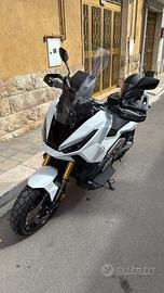Xadv 750