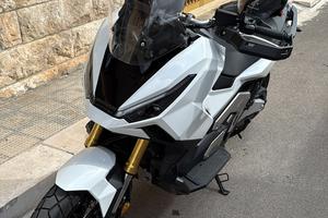 Xadv 750