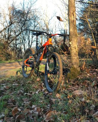 Bicicletta mtb enduro Commencal AM