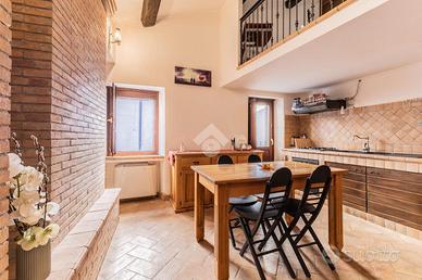 MONOLOCALE A VETRALLA