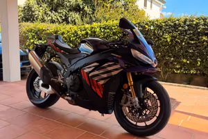 Aprilia rsv4 factory