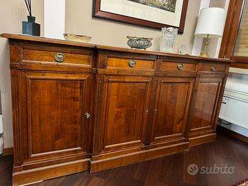 Credenza in legno di ciliegio con ante e cassetti