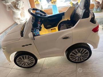 macchina mercedes elettrica per bambini