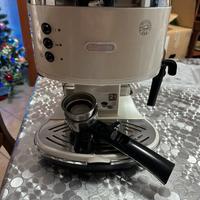 Macchina del caffè delonghi