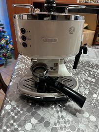 Macchina del caffè delonghi