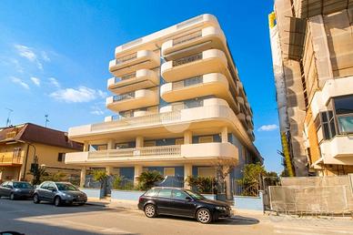 2 LOCALI A ALBA ADRIATICA
