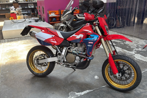 Honda XR 650 R doppia omologazione motard/enduro