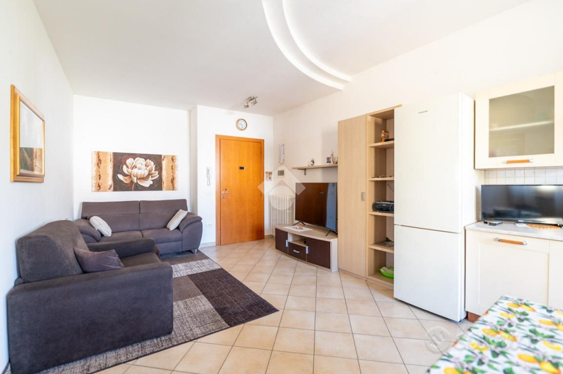2 LOCALI A VILLAFRANCA DI VERONA - More